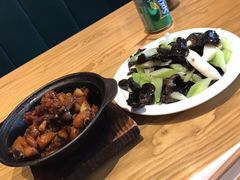 -峨嵋小镇·川菜(勒泰中心店)