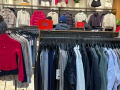 -lululemon(上海浦东IFC店)