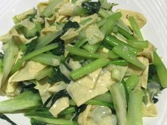 -赶海部落海鲜城(海阳路店)