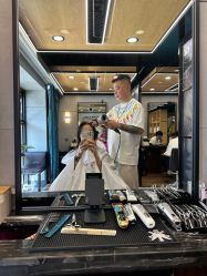 -Z.X HAIR SALON张新美业