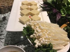 -慢丽江·云南野生菌土鸡锅(西山店)
