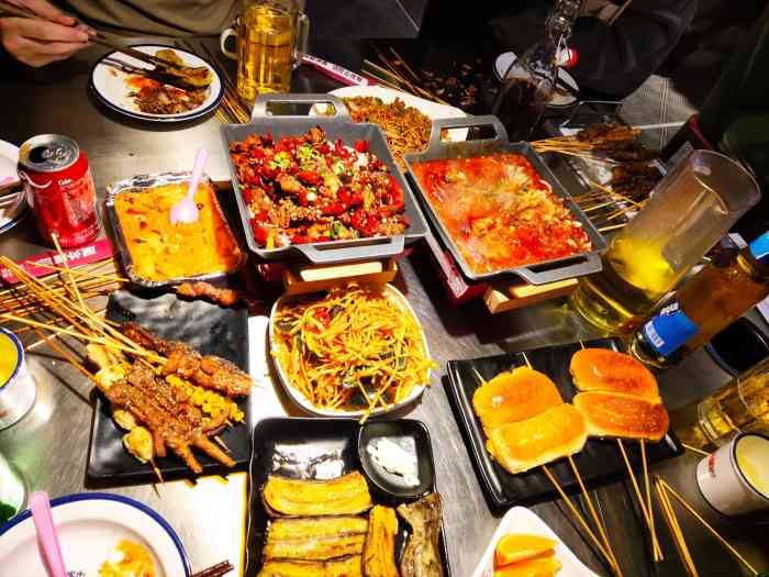 屋外屋烧烤铺子(学院路店)-"挺好的 天天经过看到屋外屋大招牌忍不住.