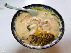 招牌黄鱼面-明呈黄鱼面馆(斜土路店)