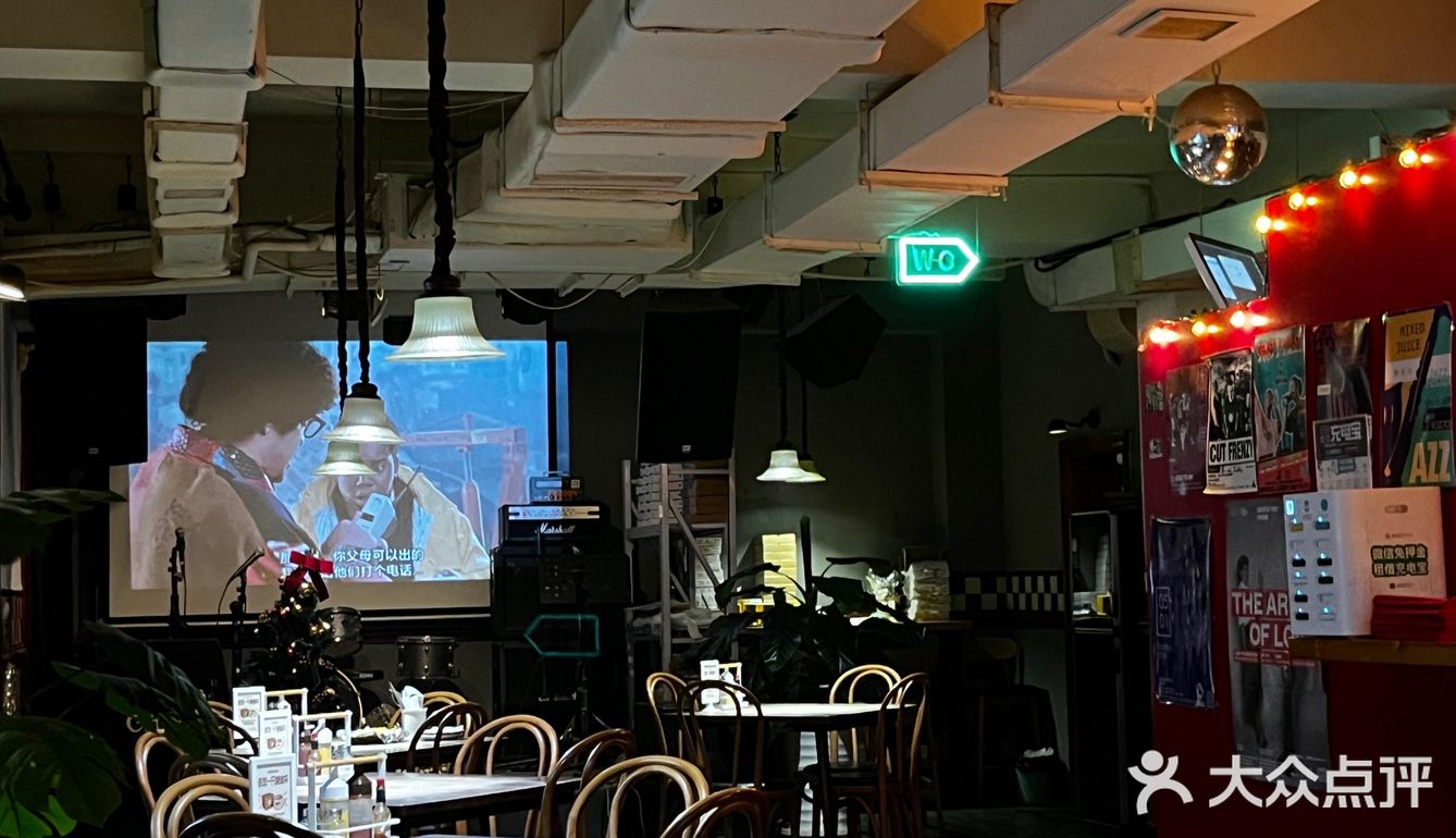 沈阳美式餐吧天花板