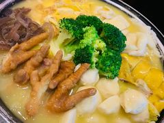 港式家卫明星盆菜-高第街56号港式餐厅·精选(世茂广场宽厚里大明湖店)