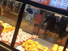 面包甜点陈列柜-LELECHA乐乐茶(上海五角场万达广场店)