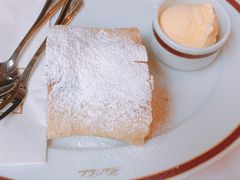 苹果卷-Cafe Sacher(WIEN)