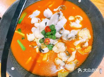 我们上美团上买的团购套餐,量很大,两个人根本吃不完呀