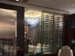 -龙虾酒吧扒房(宁波香格里拉店)