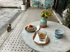 -彳亍咖啡·这里(水湾路店)