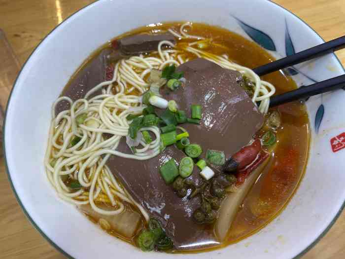 白市鸭血面(总店)-"99位置:沙坪坝1号线轻轨站2号出口.