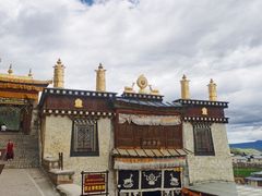 -噶丹松赞林寺