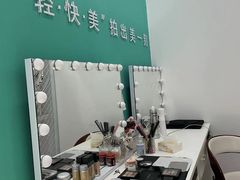 -拍刻风照相馆(花都融创店)