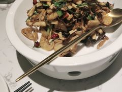 -关东小磨东北菜(漕河泾印象城店)