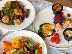 鲜虾班尼迪蛋可颂黑松-翠贝卡&Mama Kelly Brunch Coffee(河西店)