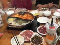 -苗伯妈酸汤火锅