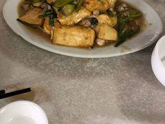 蚝仔焖豆腐-王伟荣猪杂店