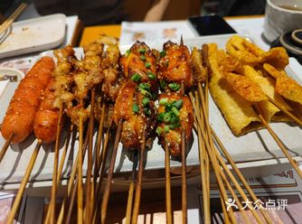 地处南山区科技园的木屋烧烤，离深大地铁站仅仅需要十分