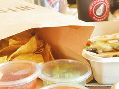 炸玉米片配牛油果-HFFOUSA TACO弗萨塔可墨西哥餐厅(颐堤港店)