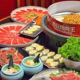 西安吃烤肉，离不开火炉旁特色的油泼辣子！