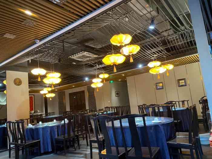 乾州食府(小雁塔店)-"感觉这家做的跟杉菜一样,都有葫芦鸡,外地.