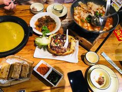 -老滇山寨•云南特色菜•地方菜•民族风情歌舞表演(金碧店)