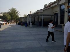 -窦店服务区-停车场