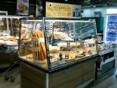 面包甜点陈列柜-巴黎贝甜(华堂新辰汇店)