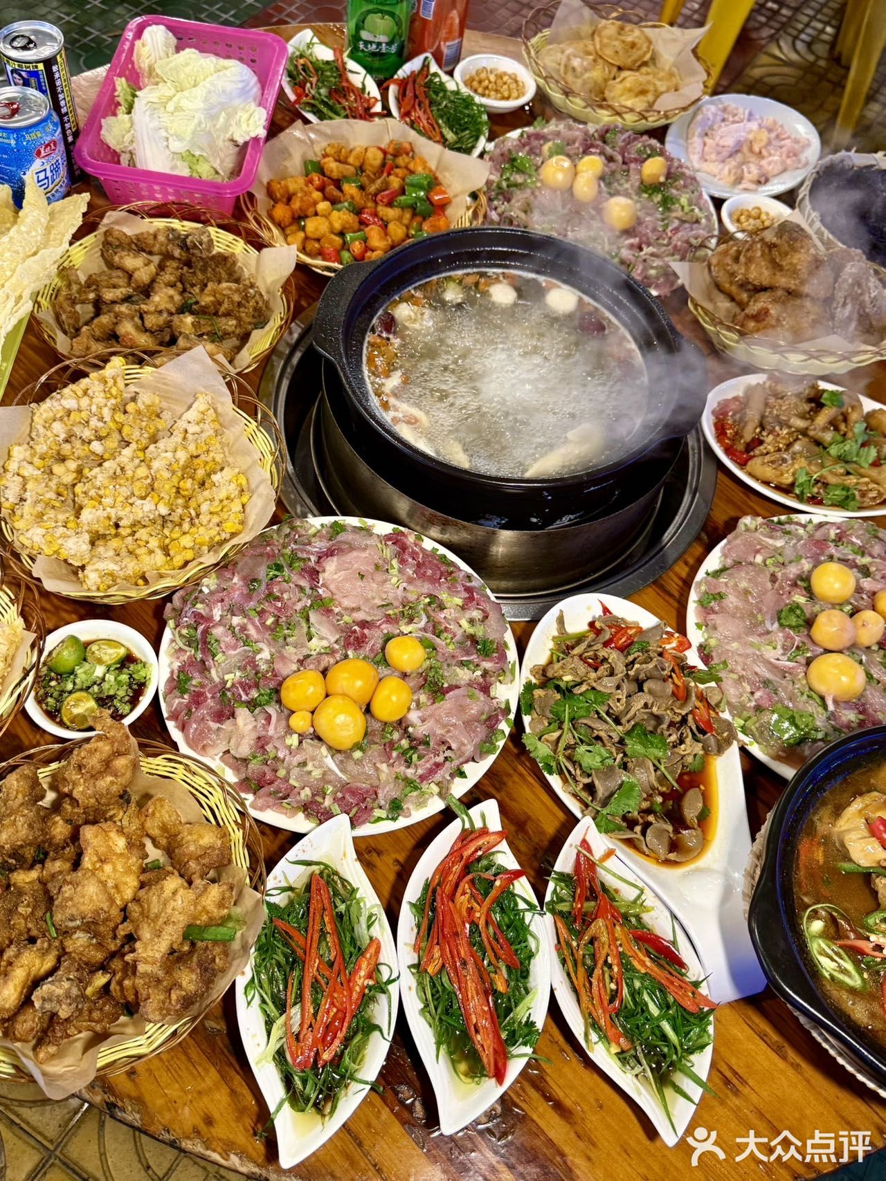 大表哥推荐的创新鸡煲！！谁吃谁知道！！