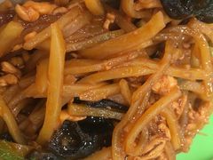 -华中科技大学东三学生食堂