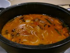 -花馬肆.云南过桥米线(汉神购物广场现场熬汤店)