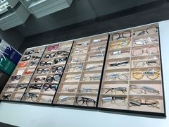 -目艮眼镜SHOWROOM(品牌集合店)