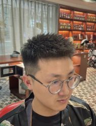 -海文先生国潮烫染男士理发馆