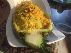 泰式香甜菠萝饭-玖月时尚泰式餐厅