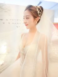 -艾米丽婚纱礼服