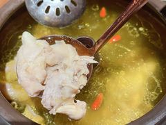 -云海肴·汽锅鸡·云南菜(天山百盛优客店)