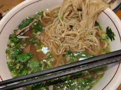 -伊京轩兰州牛肉面(闹市口店)