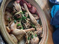 鸽仔腊味煲仔饭-崖口煲仔饭