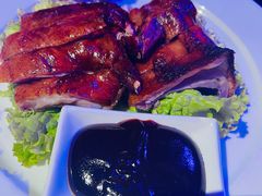港式脆皮熏鸭-邓丽君音乐主题餐厅