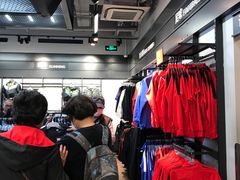 -NIKE上海青浦换季优惠店