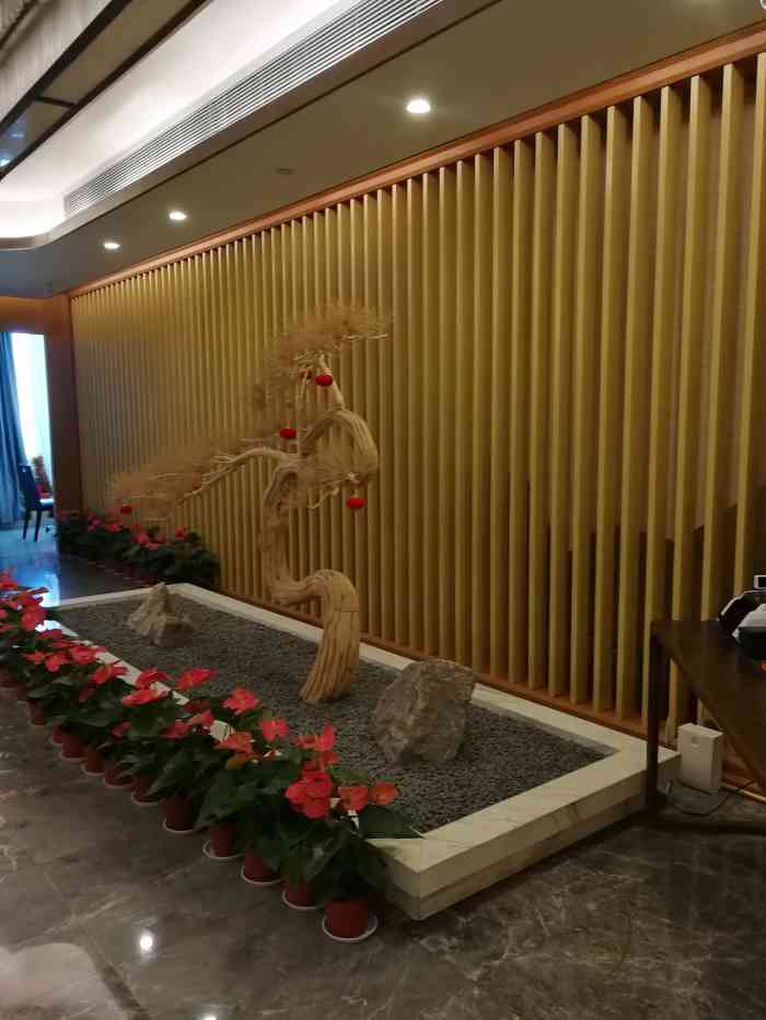 打分 西子火锅餐厅的海鲜盛宴味道也不错的呢