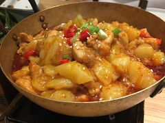 东川洋芋焖鸡-壹霖·洱语云南菜(方恒国际店)