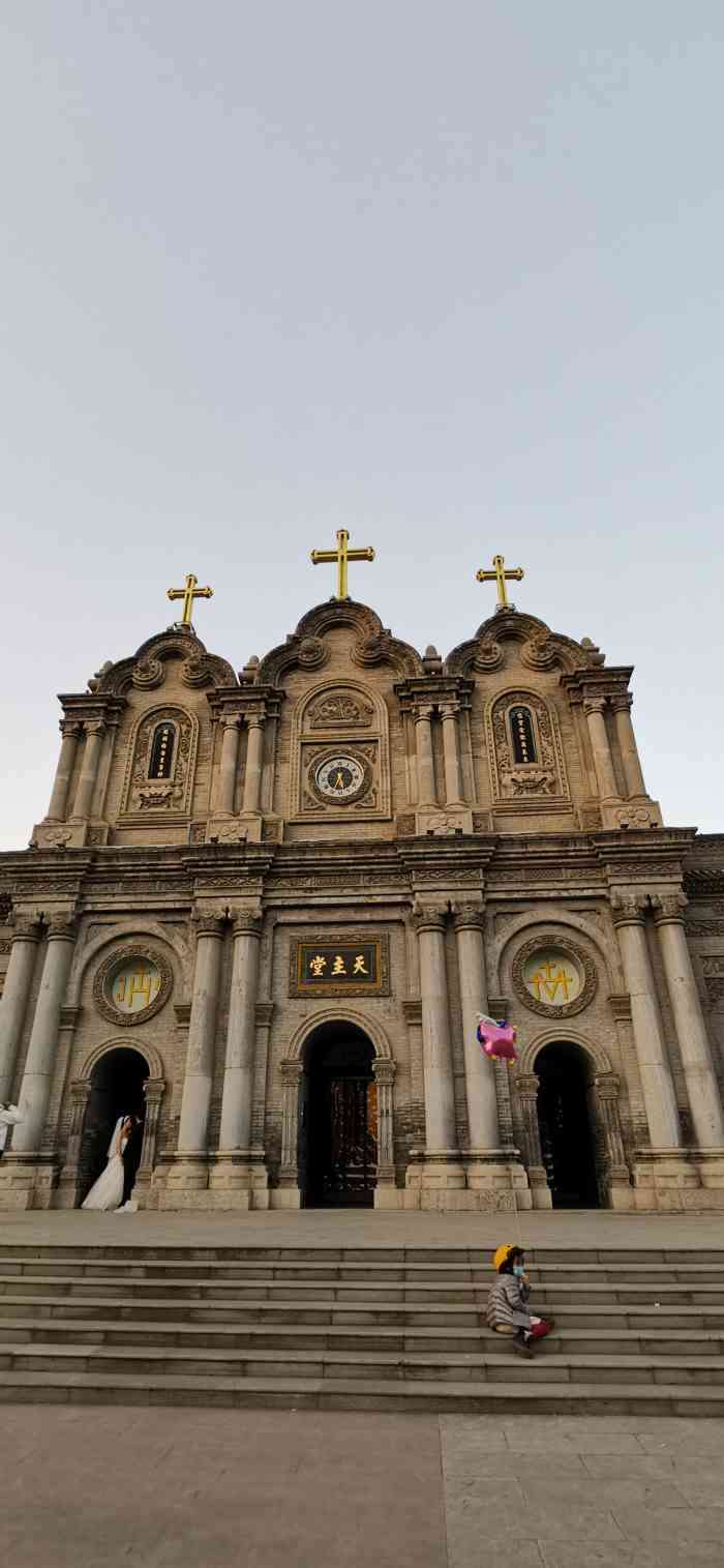 五星街天主教堂-"前两天从五星街经过,因为是周末,碰到了许.