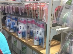 -名创优品(北京新中关购物中心地铁层店)