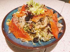 烟熏三文鱼杂菌沙拉-BE BRIGHT KITCHEN(正佳广场店)