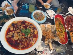 -路边边地标烧烤·川菜·小龙虾·音乐酒馆(良乡长虹店)
