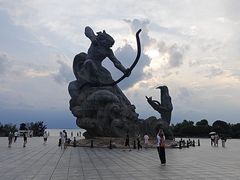 -巴陵广场