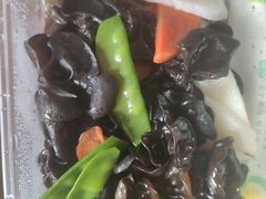 木耳兰豆炒山药-李连贵熏肉大饼(丰台南路地铁站店)