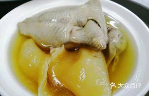 Braised Pigeon with Shark's Fin in Abalone Sauce