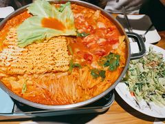 部队年糕鸡肉火锅-花腰餐吧Bistro烧烤 傣味(传媒大学店)